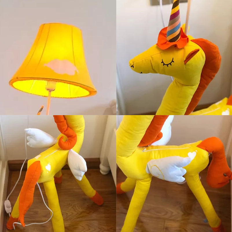 Camera da letto per bambini Luce a pavimento unicorno con tessuto per tonalità a campana 1 Lampada da pavimento cartone animato