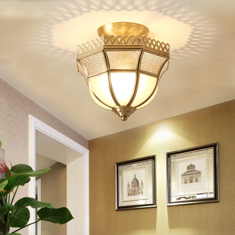 Brass Semi Flush Mount plafondlamp Traditioneel Glazen gearceerde semi -flush mount Light