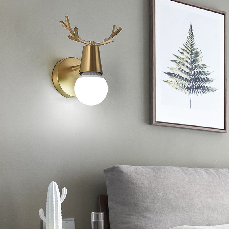Luz de pared de tocador en forma de asta luz nórdica estilo extravagante lámpara de tocador de cobre