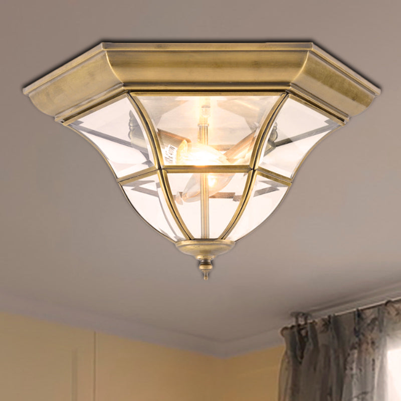 Kolonialisme Bell Ceiling Mount Light Armatuur 3 Lampen Helder Gebogen Glas Flush Mount Kroonluchter in Brass