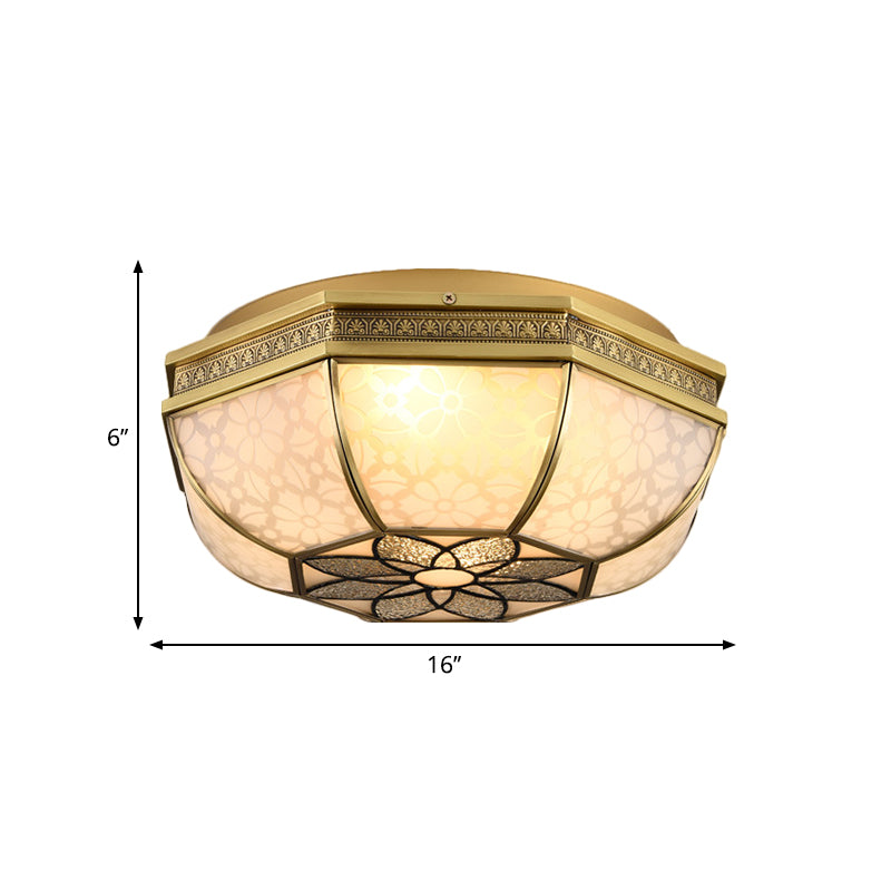 Kolonialist Afgeschuteerd Plafond Gemonteerd Licht 4 Lampen Ondoorzichtig Glas Flush Mount Light Fixture in Brass voor slaapkamer