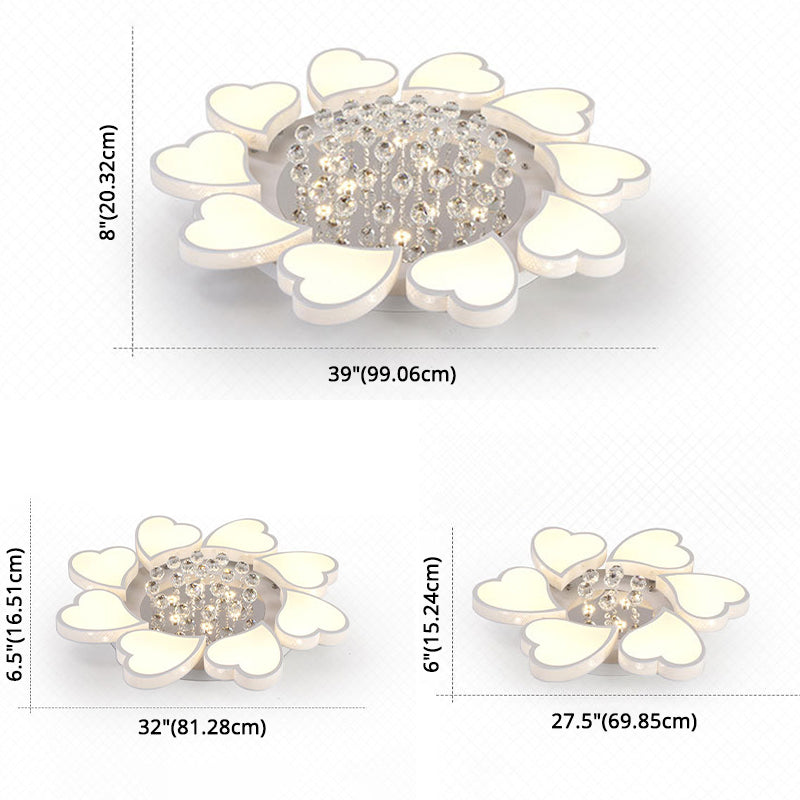 Luce al soffitto acrilico a forma di marcia semi -filo a forma di cuore bianco con sfere di cristallo