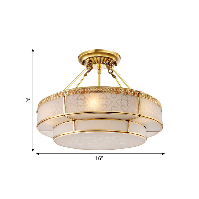 Koloniale ronde plafondmontage Licht bevestiging 3 lampen Melk glas Semi -spoelkroonluchter in messing voor woonkamer