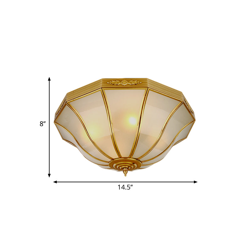 Plafonnier évasé en verre opale à 3/4 lumières de 14,5 po/18,5 po de largeur en laiton colonial pour chambre à coucher évasée à proximité de l'éclairage du plafond