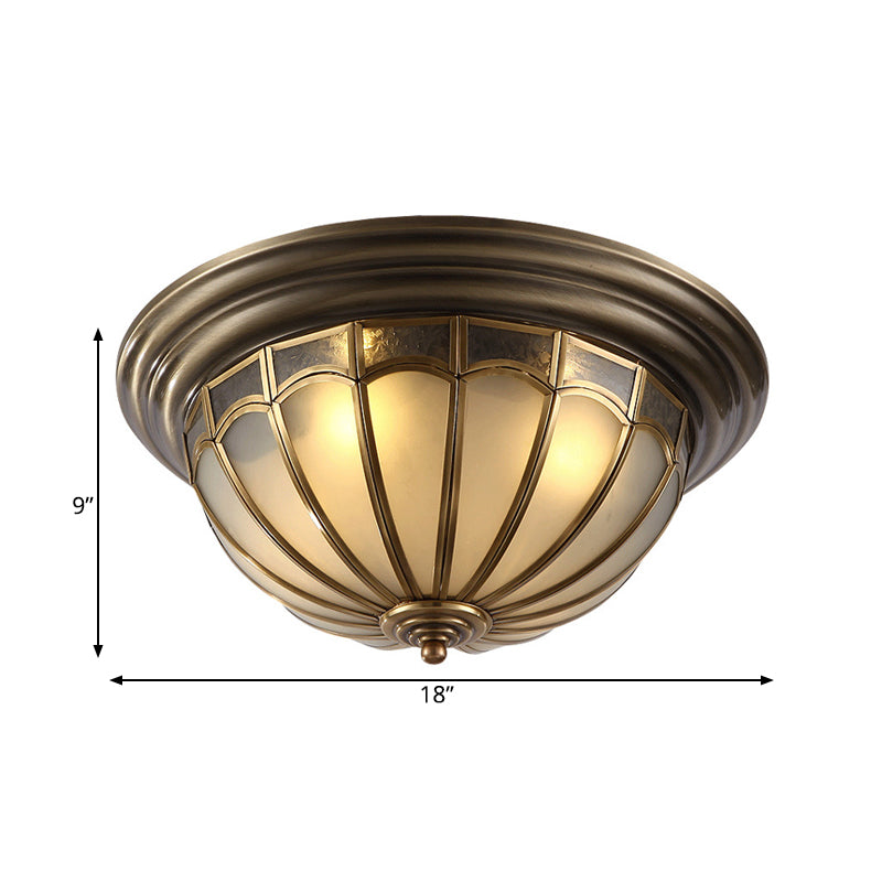 Frosted Glass Bowl-plafondlamp Koloniaal 4-lampen Slaapkamer Inbouwlamp in antiek messing