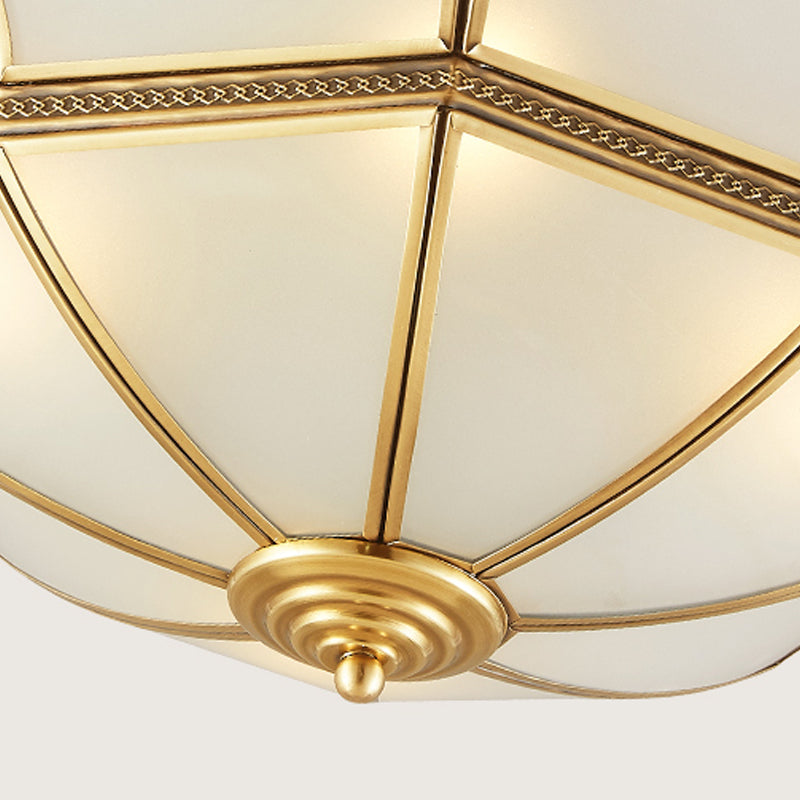 Lampadario da soffitto coloniale a 3/4 luci con montaggio a soffitto in vetro bianco opale e ottone per camera da letto, 14"/18" W