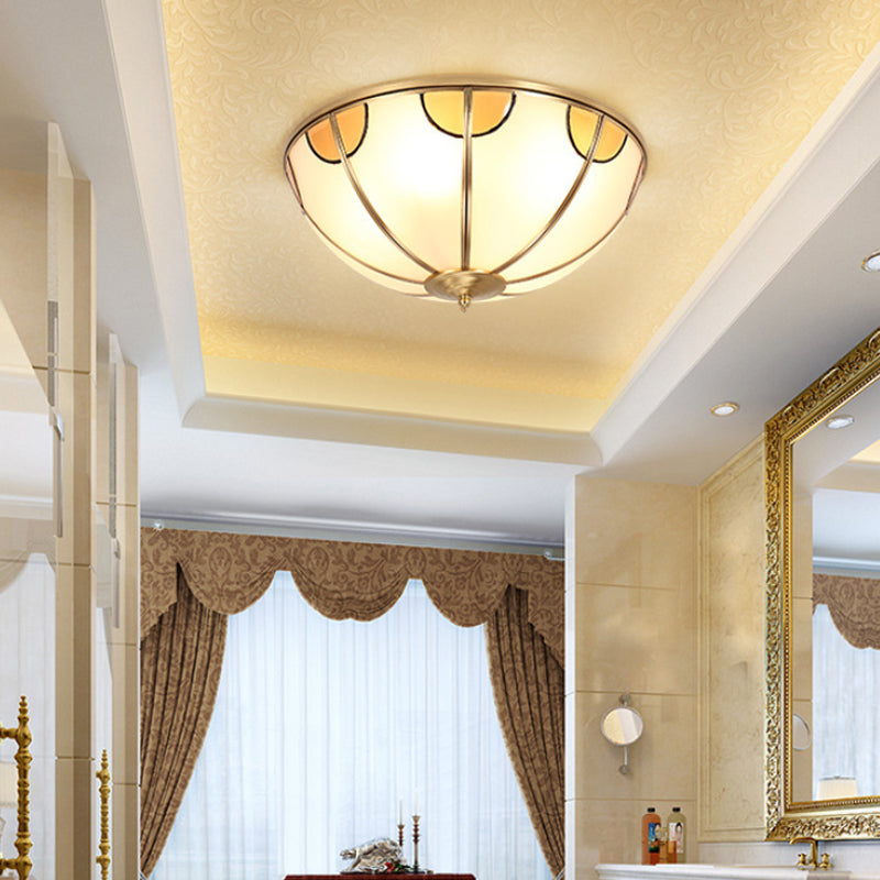 Brass 3 Luci Flush Montaggio Lampada Colonialismo Sandblast Glass Dome Soffitto Luce Fissaggio per Living Room