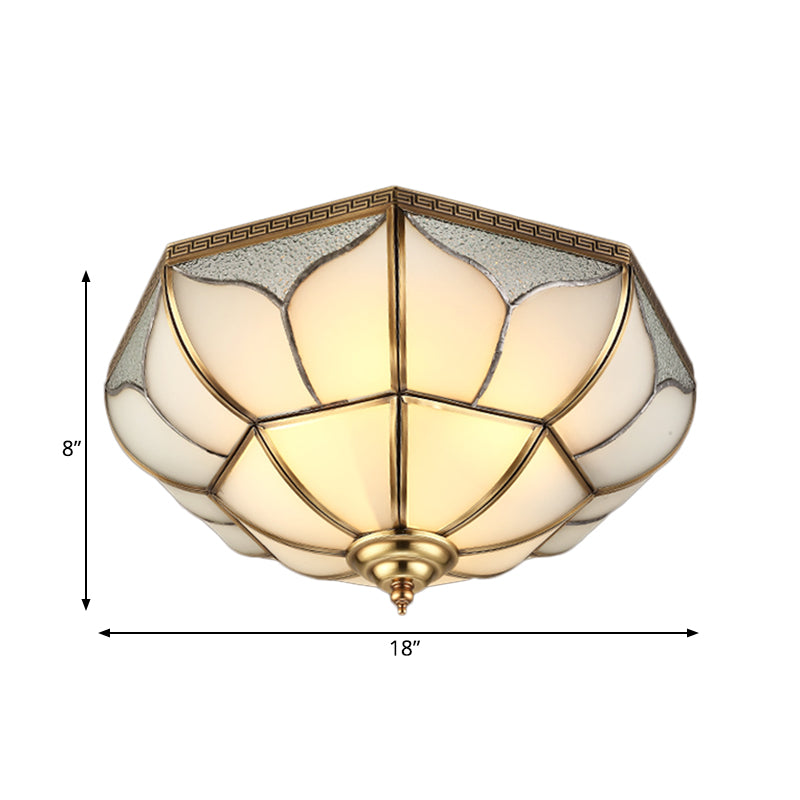 4 Bulbi Bowl Massimale Light Colonial Brass Bocca Soffiato Opal Glass Flush Light Fixture per Living Room