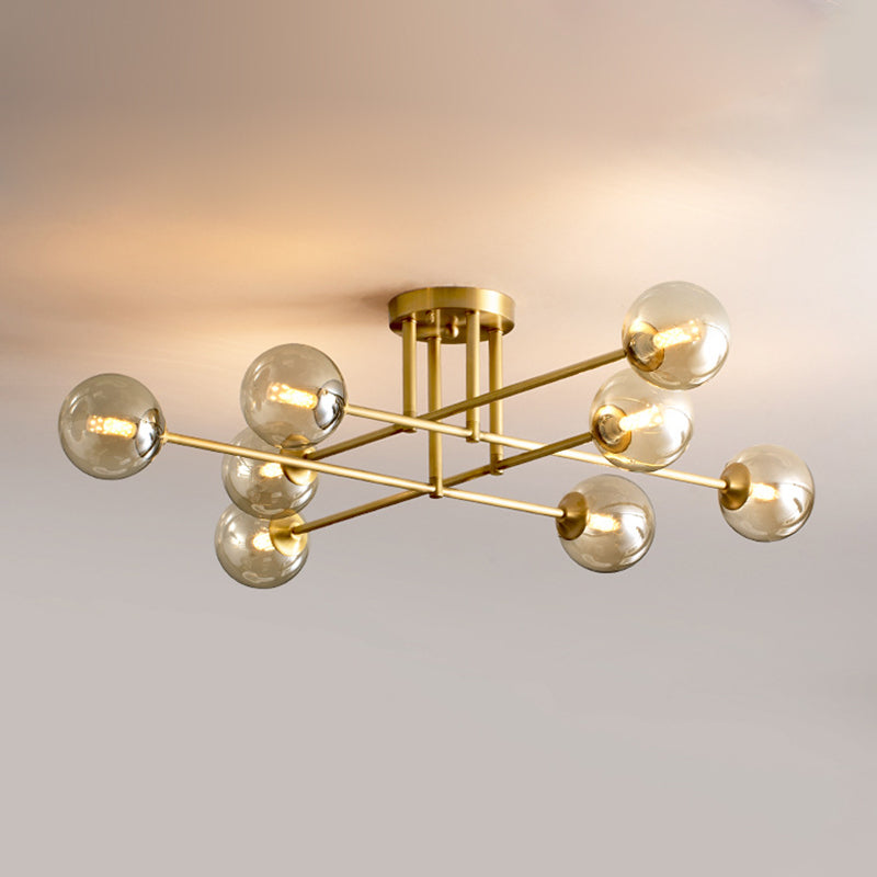 Postmoderne Metall Semi Flush Mount Globe Glasschatten Decke Spülhalterung in Gold für Schlafzimmer