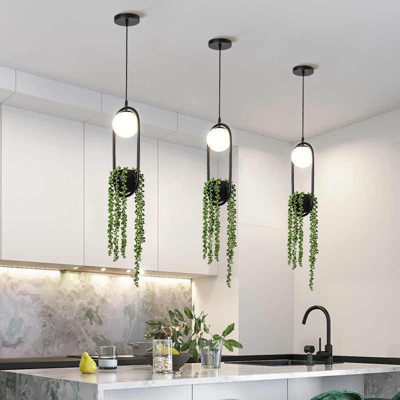 Zwart 1 Licht bolvormig Hanglamp Lichte Noordse retro ovale metalen ringschaduwhanglamp met groene plant