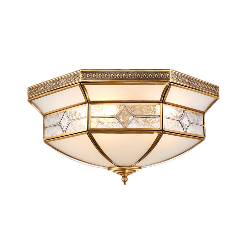 3/4/6 Lichten Binnenplafondlamp Fixture Traditionele Messing Flush Mount met Bowl Gebogen Frosted Glass Shade