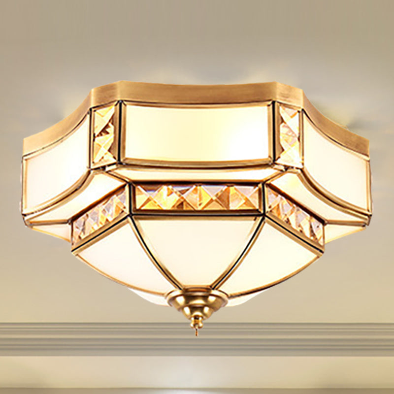 Gold 3/4/6 Luci Flush Light Fixture Traditional Opal Glass Bowl Massimale Flush Montaggio per Bedroom