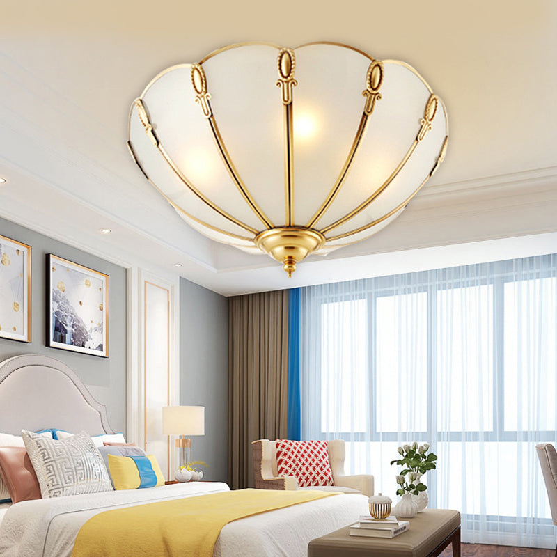 17 "/21" W Classic Scallop Flush Mount 3/4 Bulbs Metall Deckenleuchte in Brass für Schlafzimmer