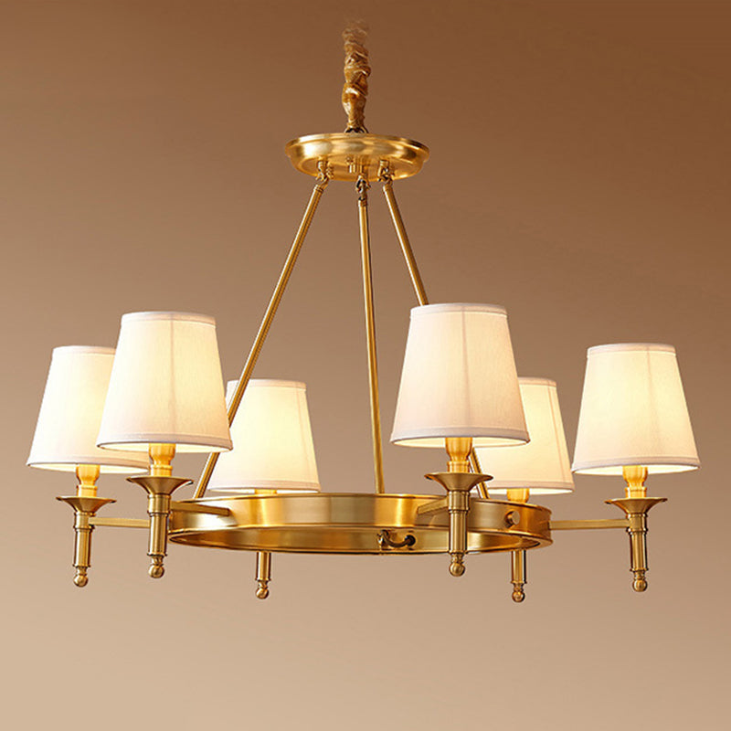 Postmoderne kreisförmige hängende Kronleuchter hellweiß weiße Stoff Schatten Deckenkronleuchter in Gold für Wohnzimmer