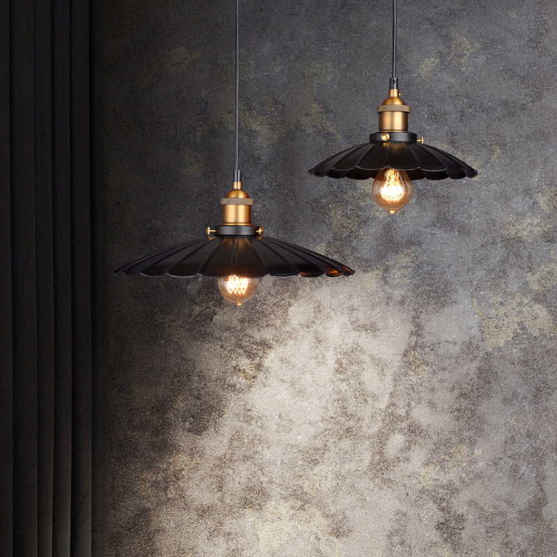 Industrial Style Retro Scalloped Pendant Light 1 Head Iron Lampshade for Restaurant