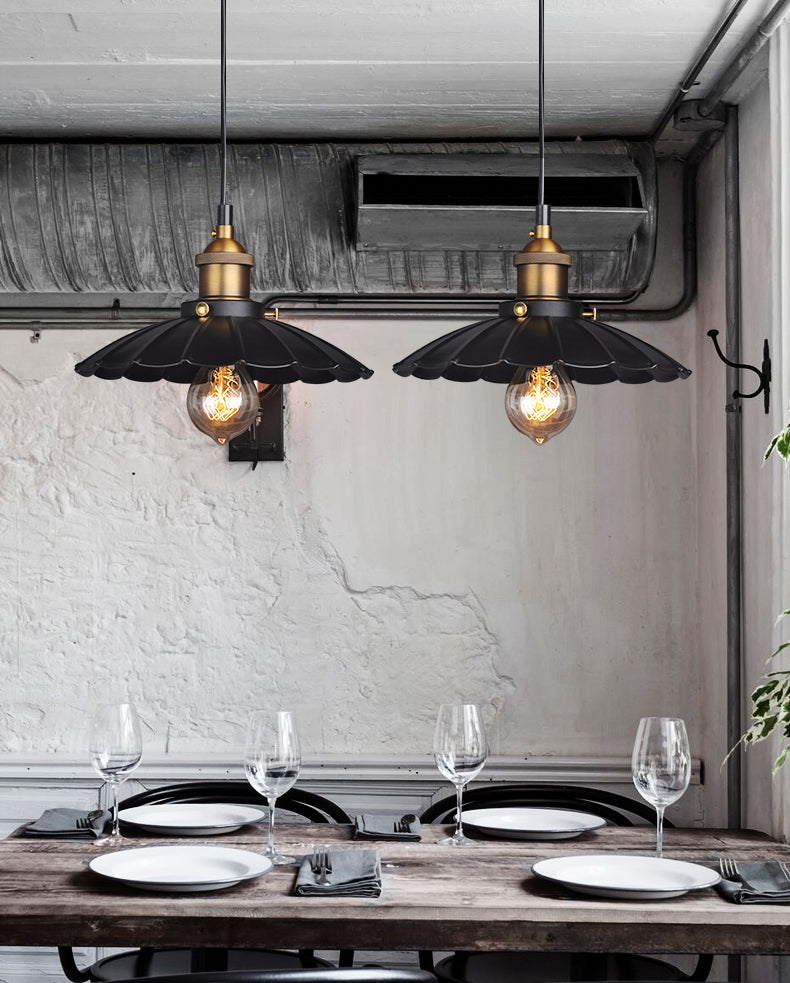 Industrial Style Retro Scalloped Pendant Light 1 Head Iron Lampshade for Restaurant