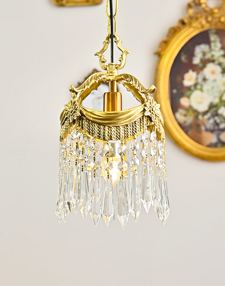 Vintage Brass Petal Relief Suspension Light avec des barres de cristal pendents 6,7 pouces de large entrée du couloir