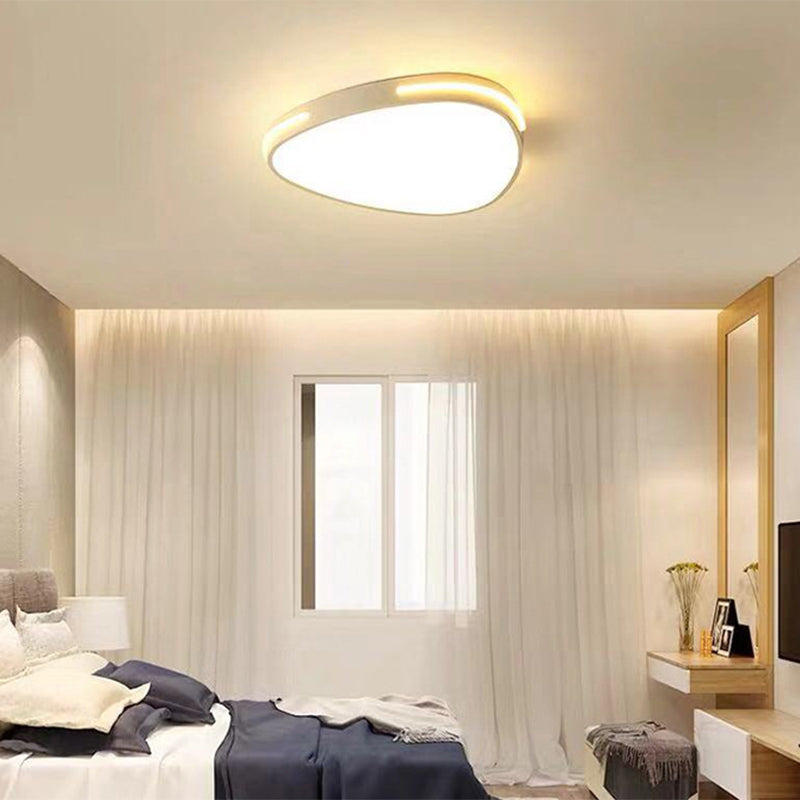 Triangle Flush Mount Fixture Simple Style Metal Bedroom LED Ceiling Light in White, 16"/19.5"/23.5" Wide