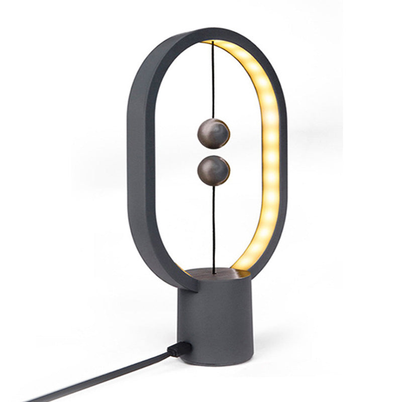 Cercle LED Table Light moderne lampe de table de style minimaliste moderne avec nuance en plastique pour le salon