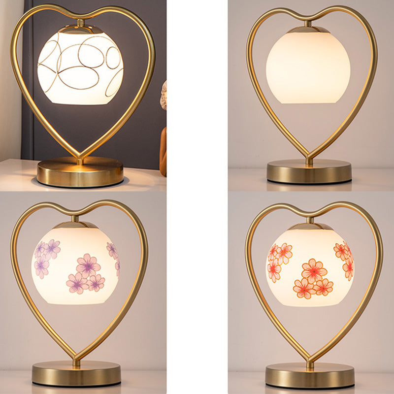 Simple Loving Heart Shaped Table Light Metal 1-Bulb Bedside Reading Lamp with Dome Glass Shade