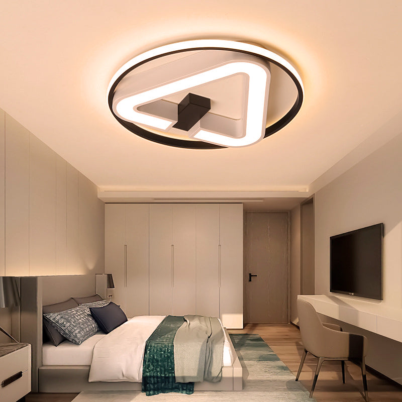 Lampada da soffitto per camera da letto triangolare da 19"/22" W Lampada da soffitto minimalista a LED in acrilico con montaggio a incasso in bianco e nero