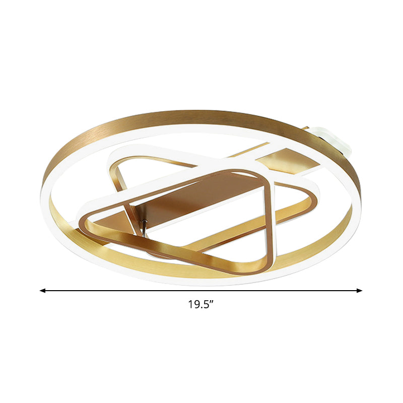 Lámpara empotrada LED acrílica posmoderna montada en el techo con triángulo dorado en luz cálida/luz blanca/control remoto de atenuación continua