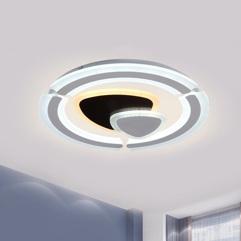 Zwart en wit Driehoek Plafond Lamp Moderne Stijl LED Acryl Flushmount in Warm/Wit Licht/Remote Control Stepless Dimming