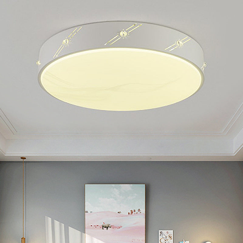 Round Ceiling Light Fixture Simple Metal White LED Flush Mount with Acrylic Diffuser for Bedroom