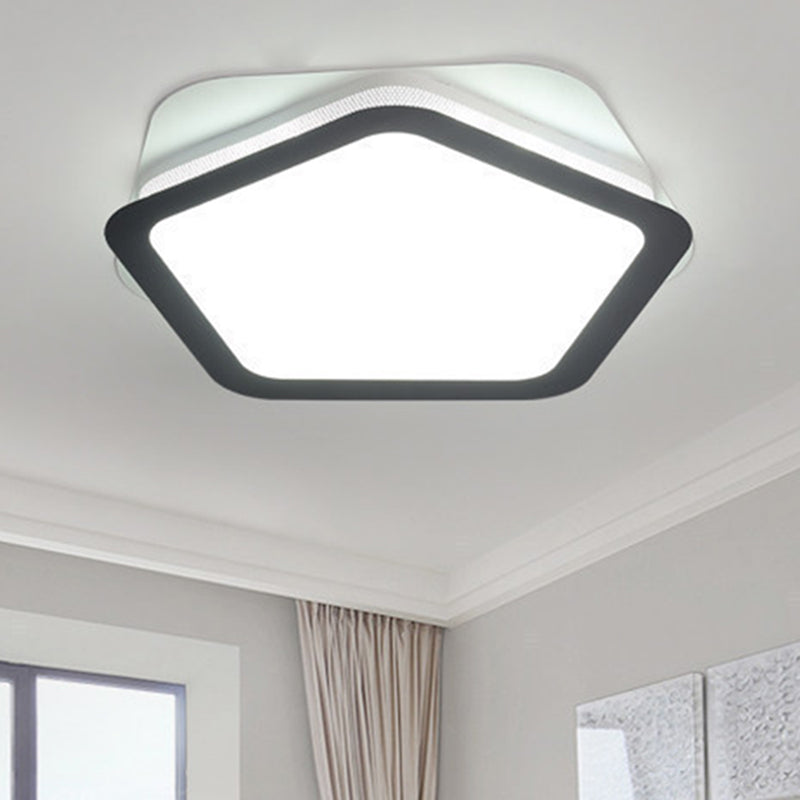 Acryl Pentagon Flush Light Fixture Modern LED Witte Flushmount in Wit/Warm Licht voor slaapkamer