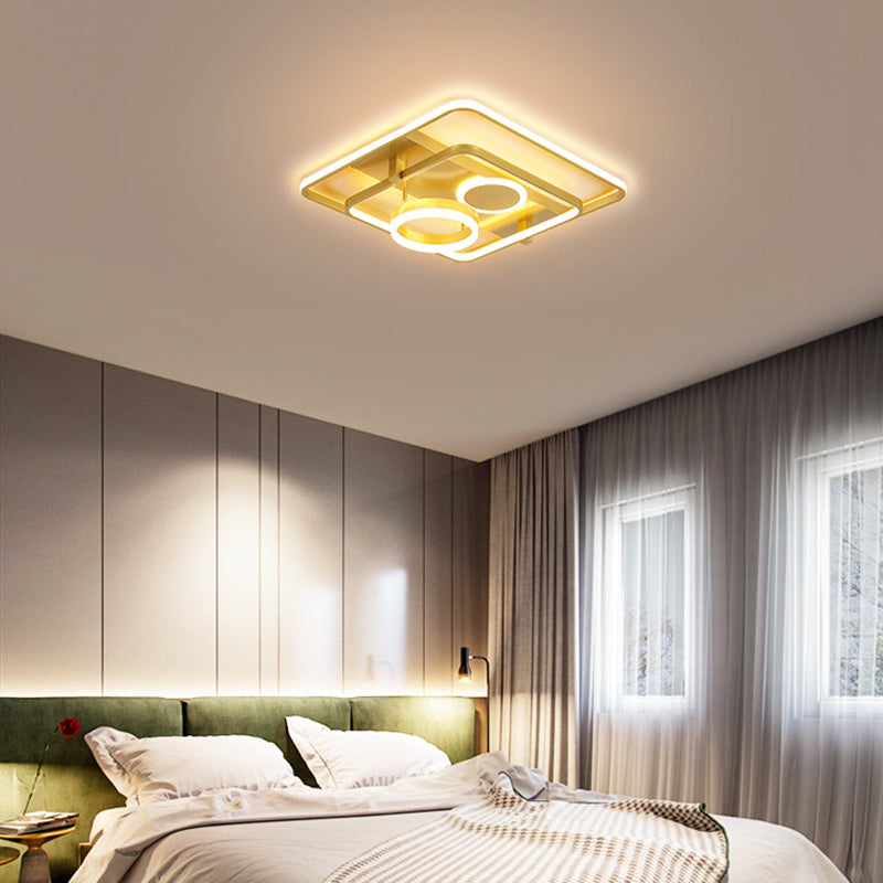 Minimalistische quadratische Unterputzleuchte aus Acryl, 18"/21,5" breite LED-Deckenleuchte für Schlafzimmer in Gold