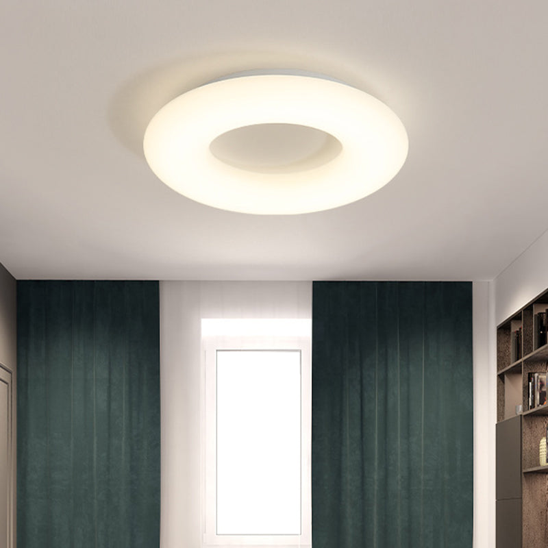 Lampada da incasso moderna in acrilico a ciambella da 18"/23,5" con illuminazione moderna a LED vicino al soffitto in bianco