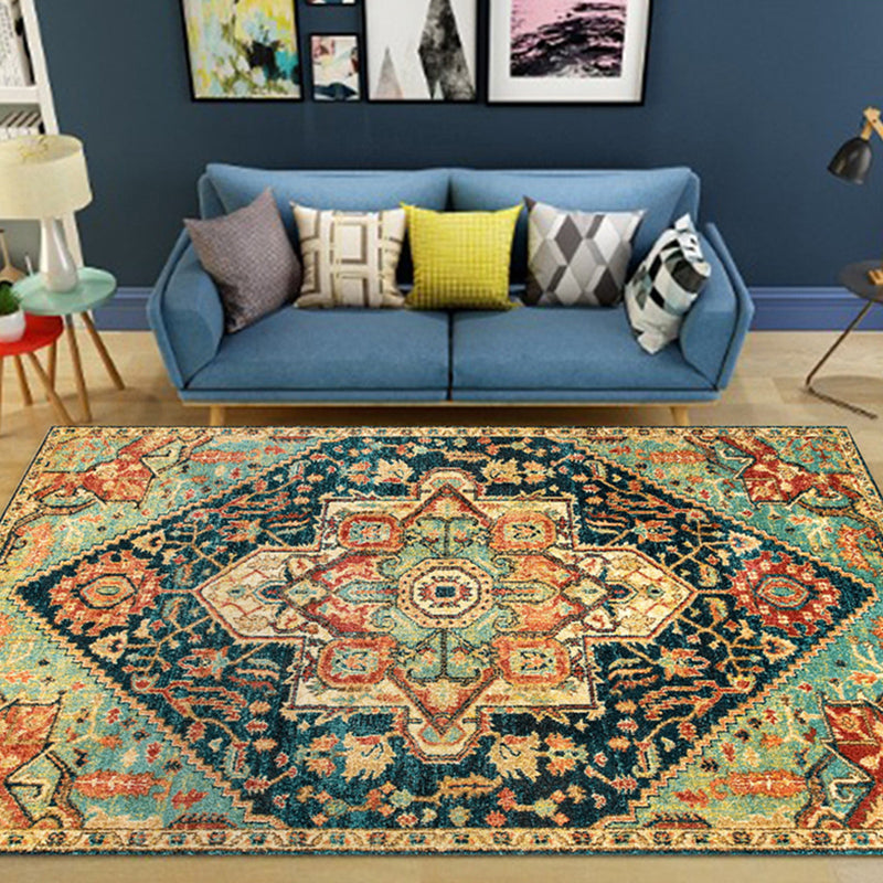 Red Tone Traditional Area Carpet Polyester Moroccan Print Indoor Rug Easy Care Carpet for Living Room