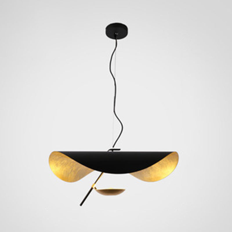 Pendentif suspension LED Salle Pendante simple suspendue avec une teinte en métal en forme de chapeau