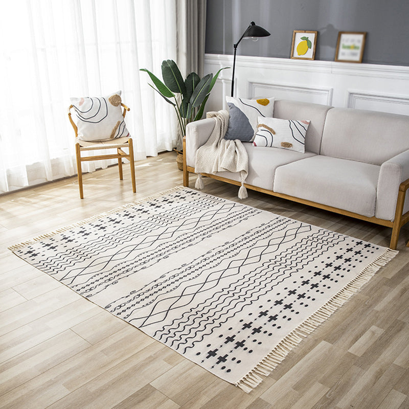 Classical Tribal Pattern Rug Decorative Native American Carpet with Fringe Cotton Blend Stain Resistant Carpet for Living Room