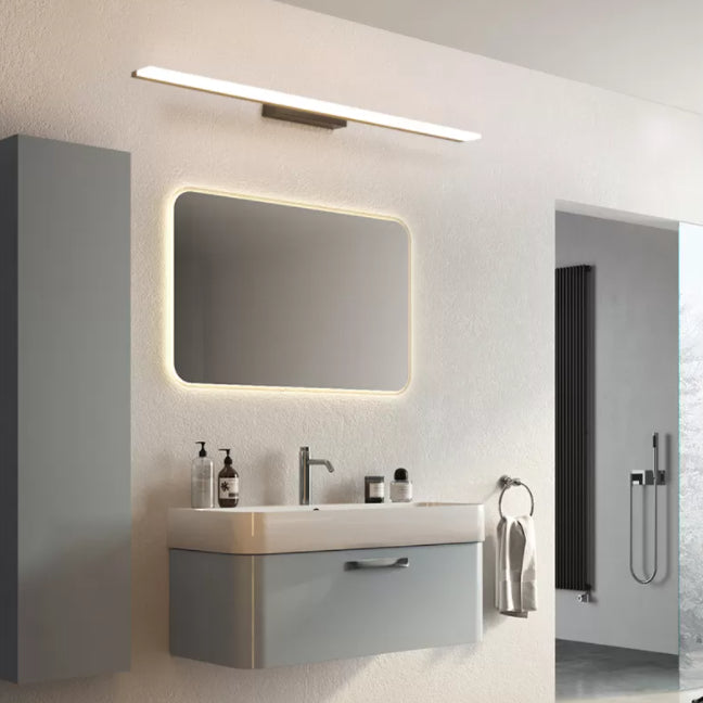 Amplia de pared lineal de LED negro en una moderna lámpara de pared de aluminio de estilo de lujo con sombra acrílica