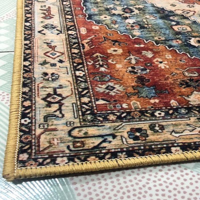 Red Tone Ethnic Floral Print Rug Polyester Retro Carpet Anti-Slip Backing Indoor Rug for Home Decor