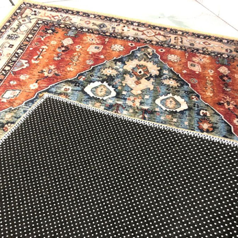 Red Tone Ethnic Floral Print Rug Polyester Retro Carpet Anti-Slip Backing Indoor Rug for Home Decor