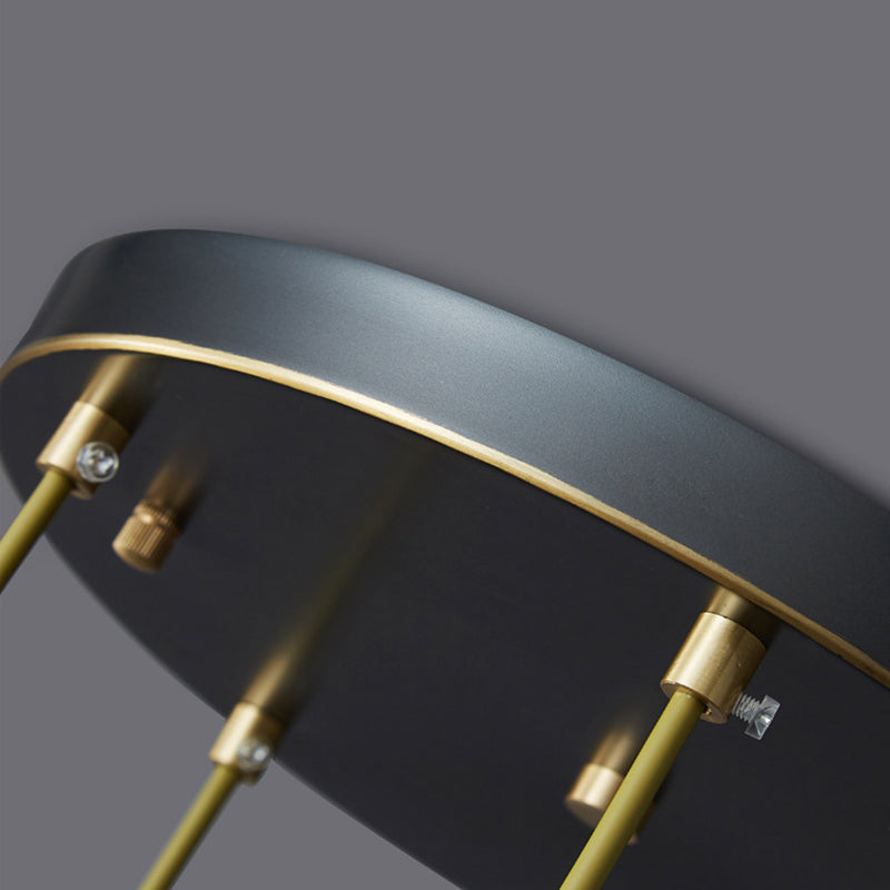 Lampe suspendue à suspension minimaliste Black-Gold en forme de gemme avec une nuance de cristal pour le restaurant