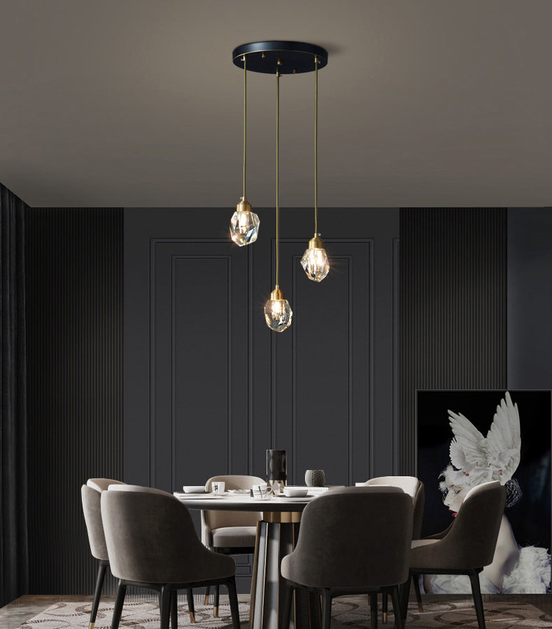 Lampe suspendue à suspension minimaliste Black-Gold en forme de gemme avec une nuance de cristal pour le restaurant