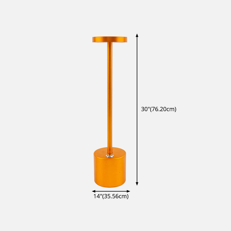 Iluminación de LED de LED minimalista posmoderno Luz de la sala de estar metálica Mesa Luz