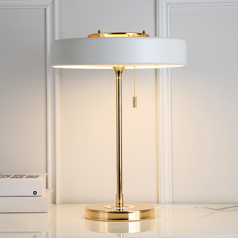 Postmodern Round Table Light Metal Living Room LED Nightstand Lamp with Chain Switch