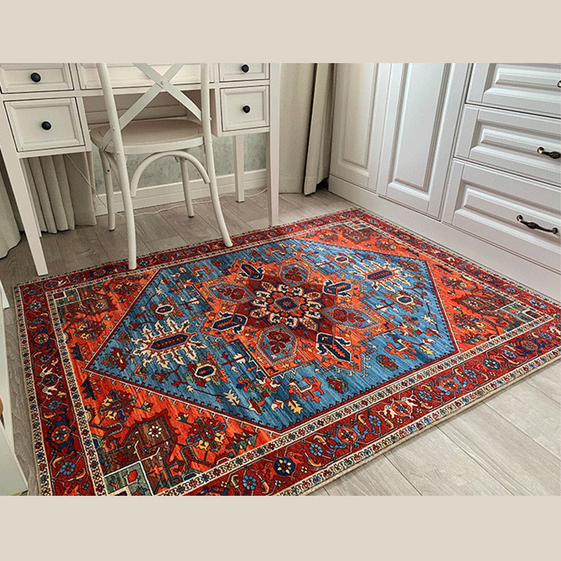 Red Tone Floral Print Rug Polyester Carpet Antique Anti-Slip Backing Indoor Rug for Living Room