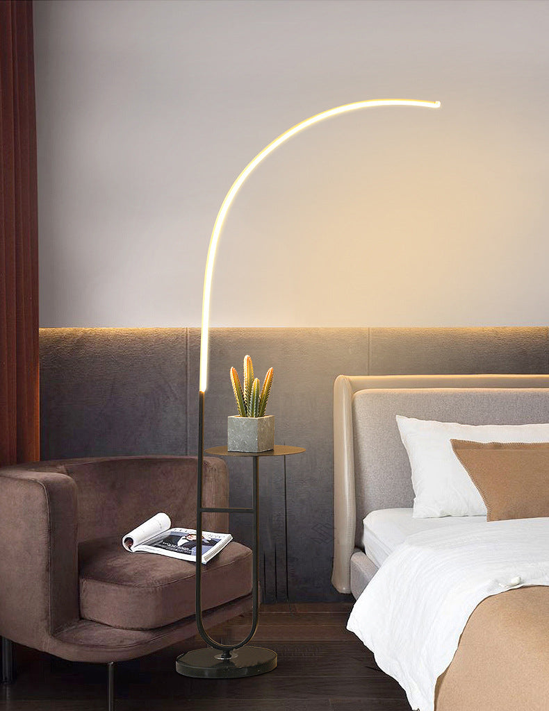 Zwarte en goudcurve vloerlamp moderne stijl acryl -led staand licht met lade