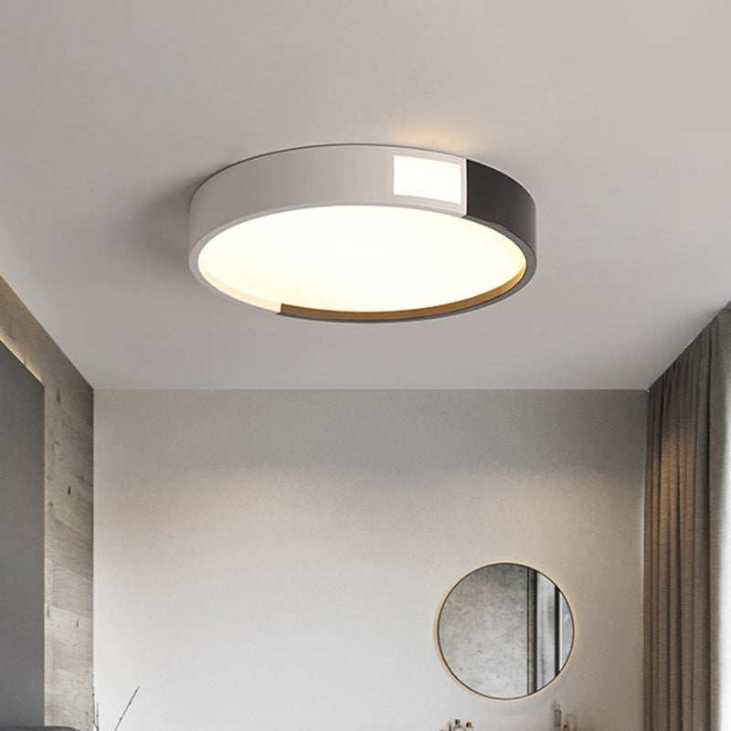 Modern Round Flush Ceiling Light Fixture Metal LED Bedroom Flush Mount Lamp in Black and White, 16"/19.5"/23.5" Wide