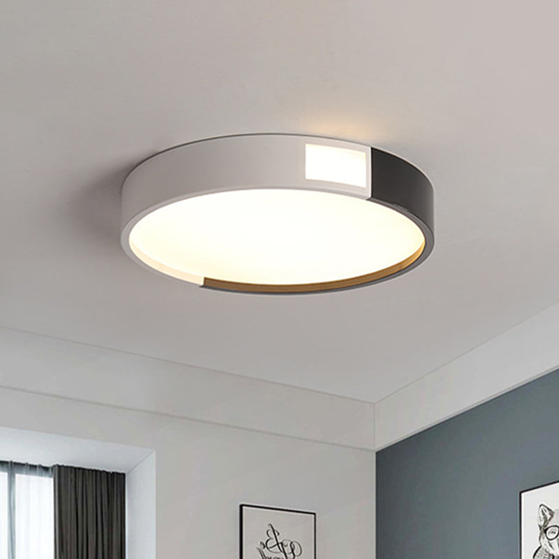 Modern Round Flush Ceiling Light Fixture Metal LED Bedroom Flush Mount Lamp in Black and White, 16"/19.5"/23.5" Wide