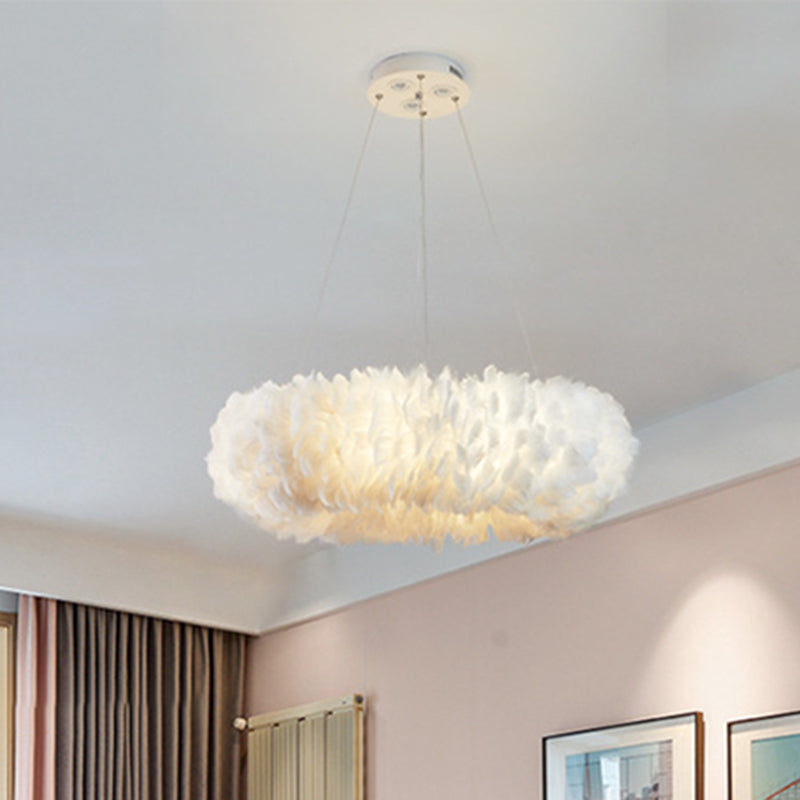 White Circular Hanging Lamp in Modern Fashionable Style Wrought Iron Chandelier with Feather Shade