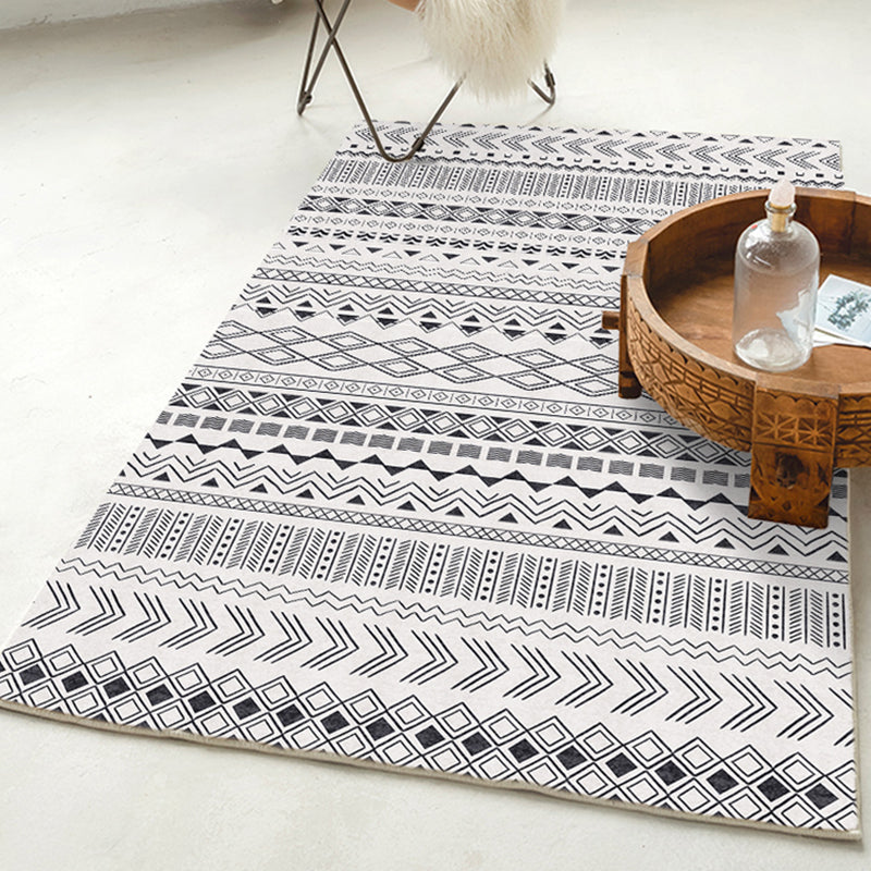 White Tone Vintage Indoor Rug Polyester Tribal Print Carpet Easy Care Rug for Home Decoration