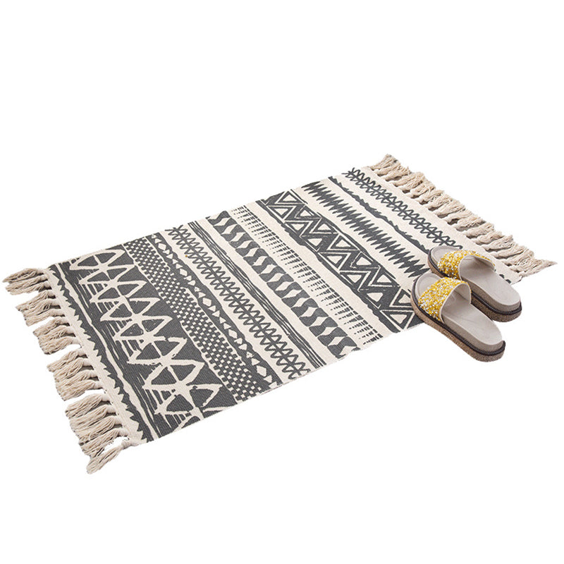 Beige Bohemian Rug Cotton Ethnic Pattern Carpet Fringe Indoor Rug for Home Decoration