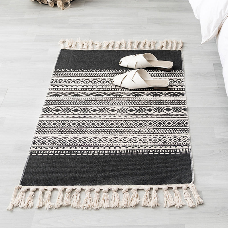 Beige Bohemian Rug Cotton Ethnic Pattern Carpet Fringe Indoor Rug for Home Decoration