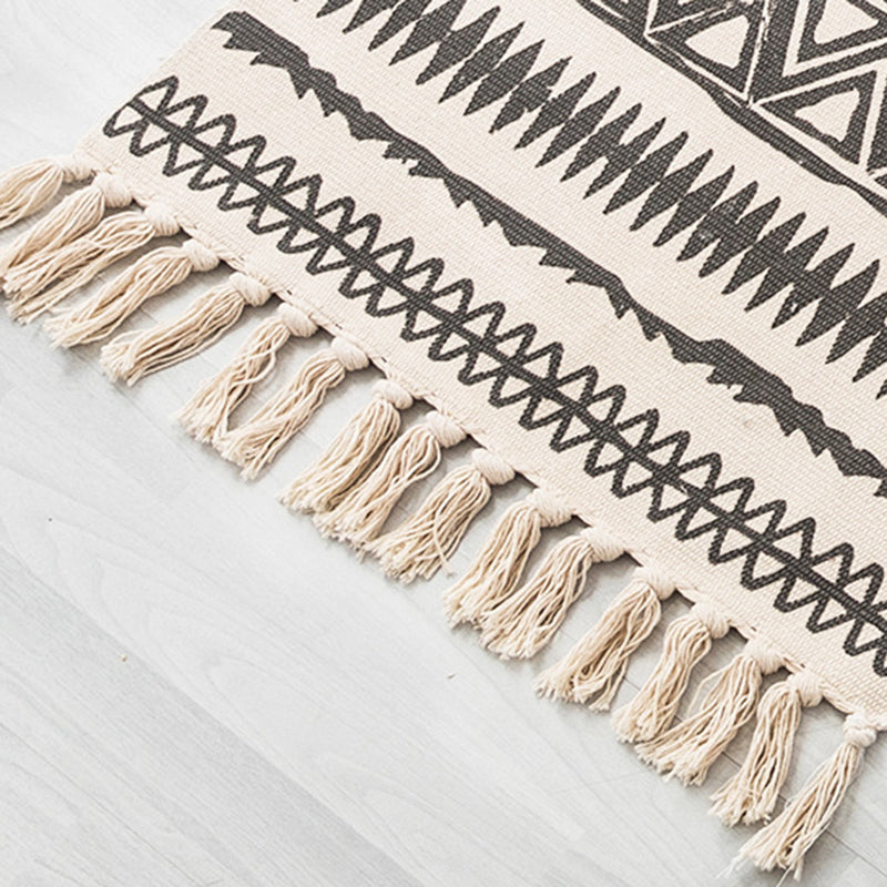 Beige Bohemian Rug Cotton Ethnic Pattern Carpet Fringe Indoor Rug for Home Decoration